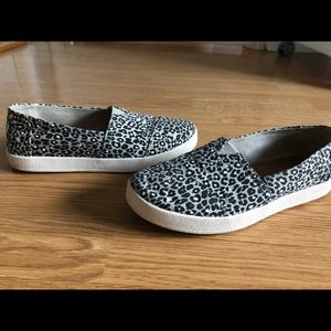 Animal print Avalon slip on Toms